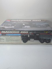 ✨VINTAGE✨ AMT Diamond Reo Tractor 1993 Rare Box 1:25 Model Kit 8137 SEALED