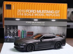 DM 1:18 Ford Mustang GT 2019 Matte Black RHD Diecast Cars Models Miniature Gifts