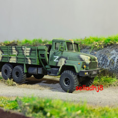 New 1/72 Scale Russian Kraz-260 Truck Tricolor Camouflage Painted Plastic Model