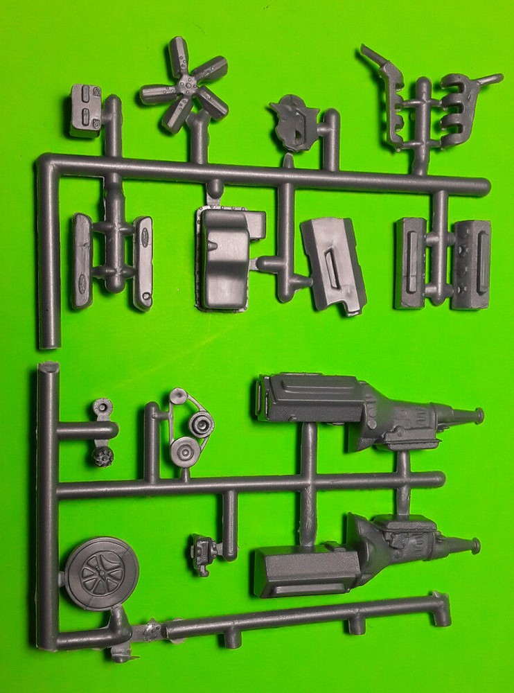 77 1977 E150 Ford Van Cruising 1/25 351 Motor Engine Model Car Truck Parts Lot
