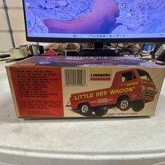 Lindberg Little Red Wagon Dodge Pickup 1:25 Plastic Model Kit Skill 2 MPN 72158
