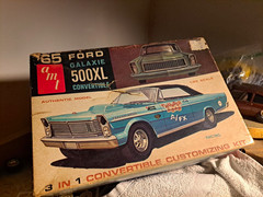 AMT ’65 Ford Galaxie 500XL Convertible 1:25 Model Kit 3-in-1 Customizing Parts