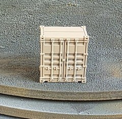 One 1/87 HO scale 8′ x 5′ cargo container, desert tan