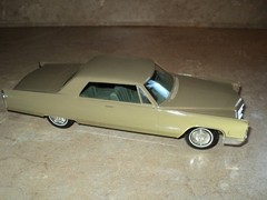 Johan 1/25 Friction Dealer Promo 1966 Cadillac Coupe Deville Tan/Green Complete