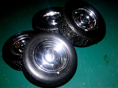 GOODYEAR BLUE STREAK TIRES CHROME REVERSE WHEELS DOG DISH HUBS ’32 FORD STREET