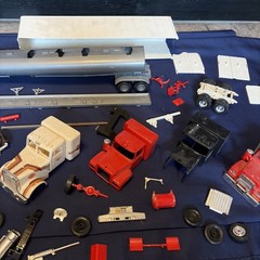 Monogram 1/32 Snap Tite Conventional Semi Trucks Trailers Lot Lots of Parts