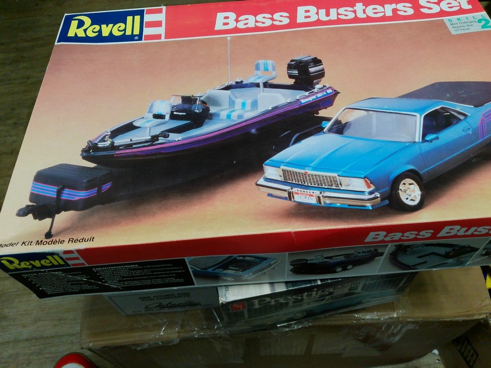 VINTAGE REVELLE BASS BUSTER SET 19 lot 0 0 0000 1