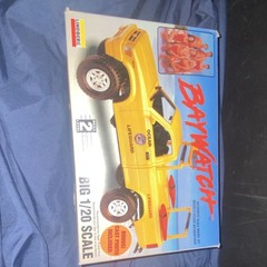 Lindberg Baywatch Beach Patrol Lifeguard Truck Model Kit 1:20 Detailed Equipment