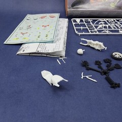Heller Honda RC211V 1/24 Model Kit 80923 Started For Parts Or Build