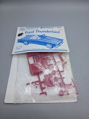 Ford Thunderbird Model Glencoe Models USA 1/72 Scale Factory Sealed USA 14 pc