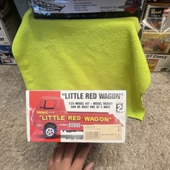 Lindberg Little Red Wagon Dodge Pickup 1:25 Plastic Model Kit Skill 2 72158