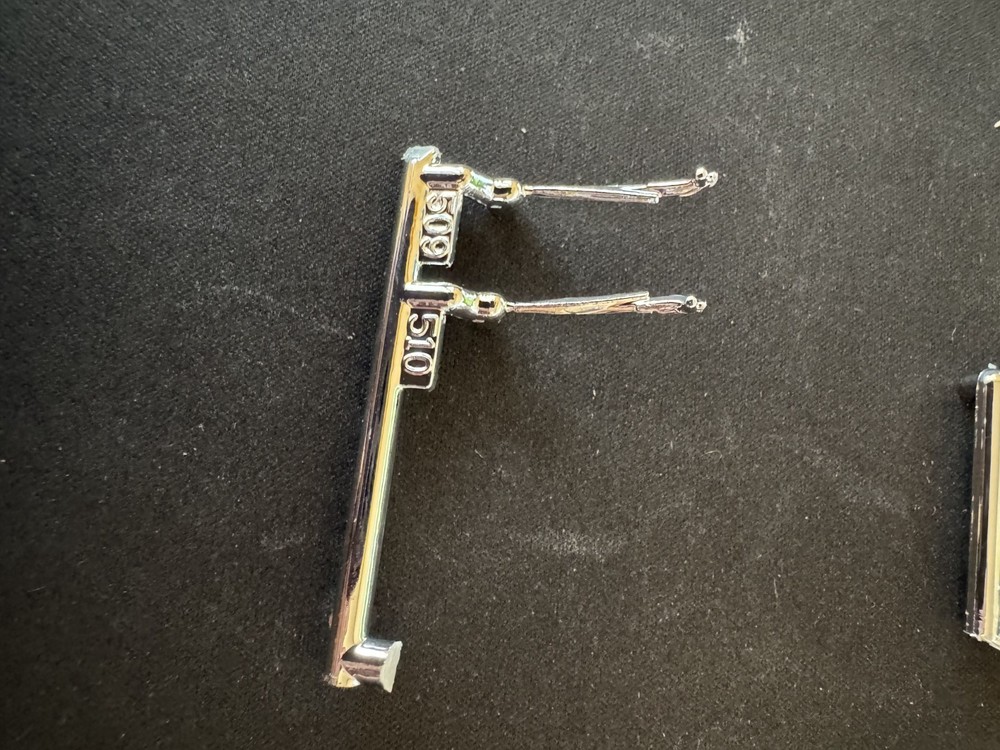 AMT 31979 1/25 58 Edsel Pacer Parts Bash Chrome Windshield Wipers