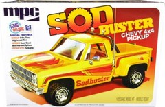 Skill 2 Model Kit 1981 Chevrolet 4×4 Stepside Pickup Truck Sod Buster 1/25 Scale