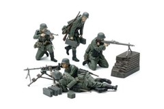 Tamiya 1/35 German Machine Gun Team WWII Military Miniature Model Kit 35386 F/S