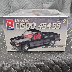 AMT Ertl Chevrolet C1500 454SS Model Kit 1:25 6032 Plastic Unassembled 1991