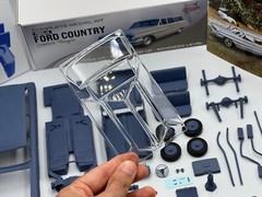 1:25 1964 Ford Country Station Wagon Sedan ’64 Complete Model Kit with Engine