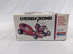 Monogram Cherry Bomb 1/24 Scale Turbine-Powered Show Rod, Chopper and Trailer