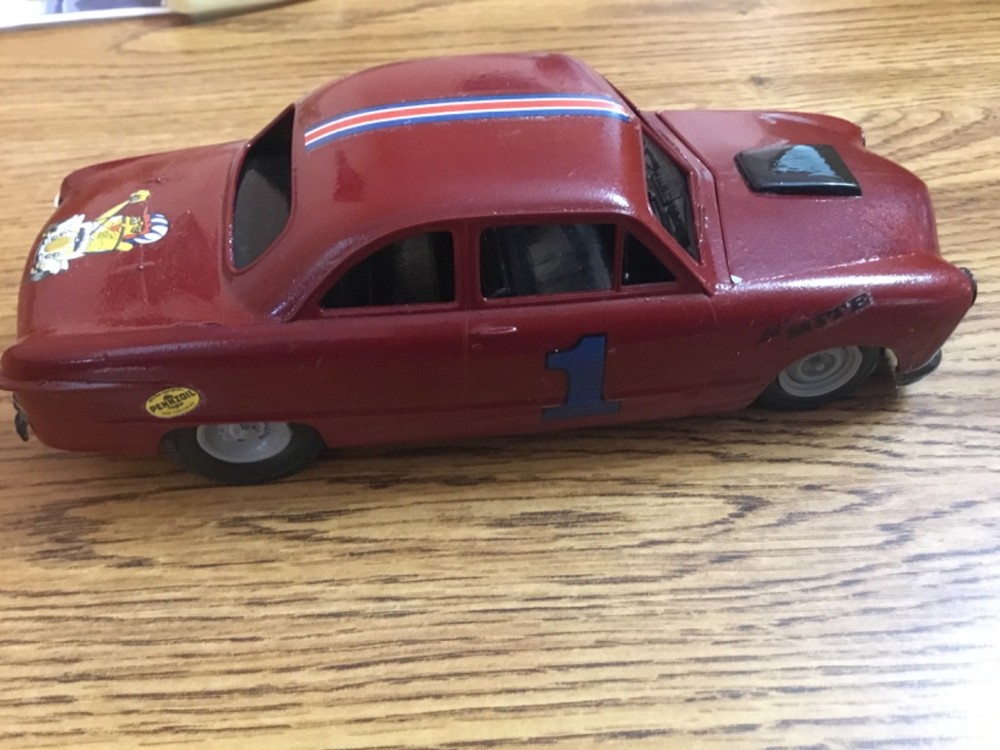 AMT 1949 Ford Club Coupe 1/25 Scale Built Plastic Model w/directions and box