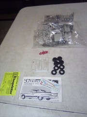 A7B 1:25 1957 Ford Fairlane 500 AMT/ERTL 8028 Open Box, Complete