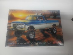 Moebius SEALED 71 Ford F-250 4×4 Lifted Pickup Truck 1:25 model car kit