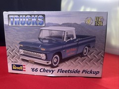 Revell 1/25 1966 Chevy Fleetside Pickup Plastic Model Kit