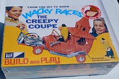 MPC Wacky Races The Creepy Coupe car Snap Plastic Model Kit MPC936/12