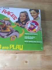 Wacky Races – Compact Pussycat (SNAP) 1/25 Scale Model Kit
