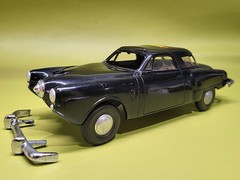 VINTAGE AMT 1950 BLACK STUDEBAKER 1/25 WIND-UP PROMO CAR – WORKS