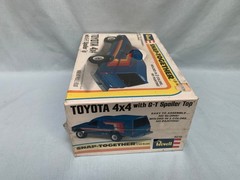 TOYOTA 4X4 PICKUP TRUCK WITH G-T SPOILER CAMPER TOP REVELL 1:25 AKA RUMBLE RIDER