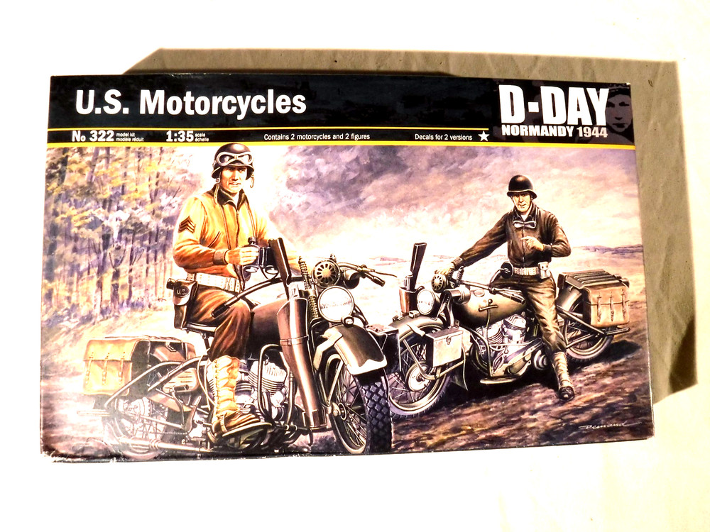 1/35 Italeri US Motorcycles Harley Davidson 2 Riders 2 Bikes # 322 Sealed Box