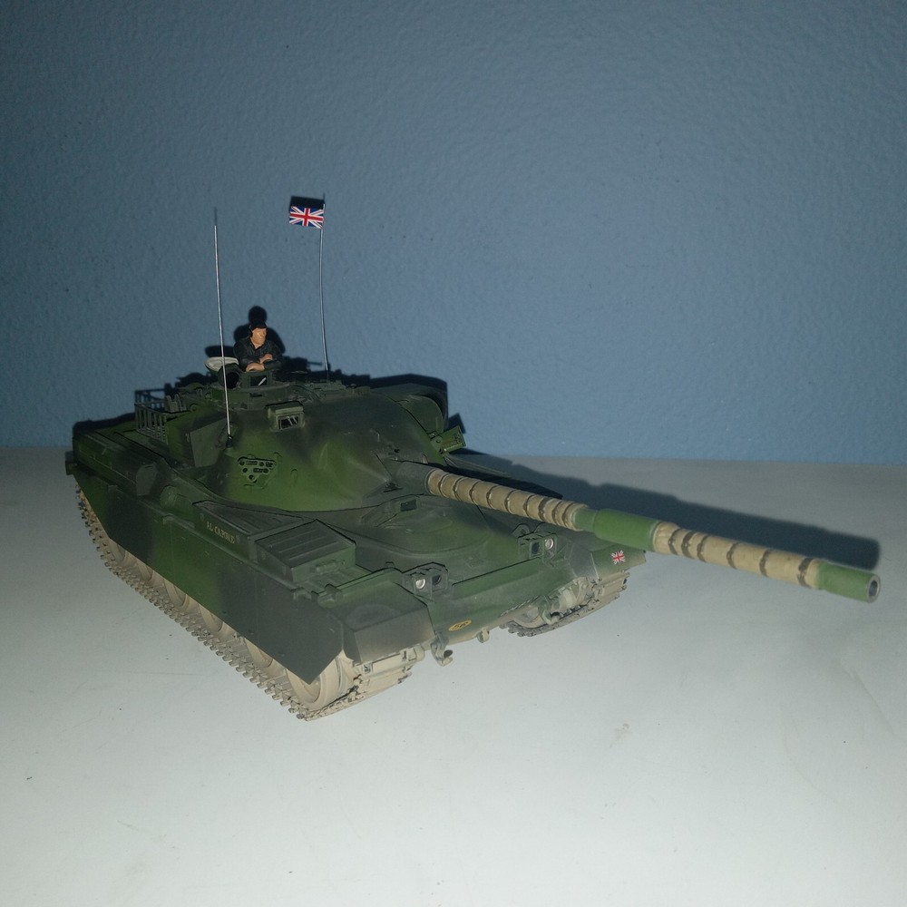British Chieftain Mk5 Main Battle Tank scale model