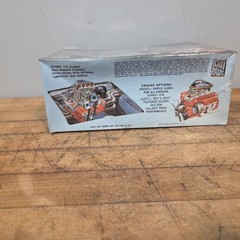 AMT ’63 Split Window Corvette Sting Ray 1:25 Model Kit #A163 – 250 Sealed