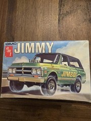AMT 1/25 Scale AMT1219 1972 GMC Jimmy Model Kit