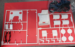 AMT WHITE FREIGHTLINER SD DD TRACTOR TRAILER MODEL KIT-Incomplete-parts shown