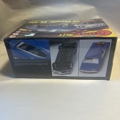 Revell Easy Kit 77 Chevy Chevelle SS 454 1/25 Plastic Car Model Kit 85-1932