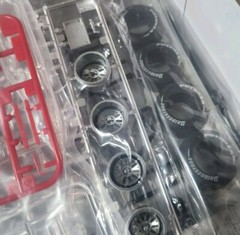 20054 Tamiya 1/20 Ferrari F2001 Full View Model Kit