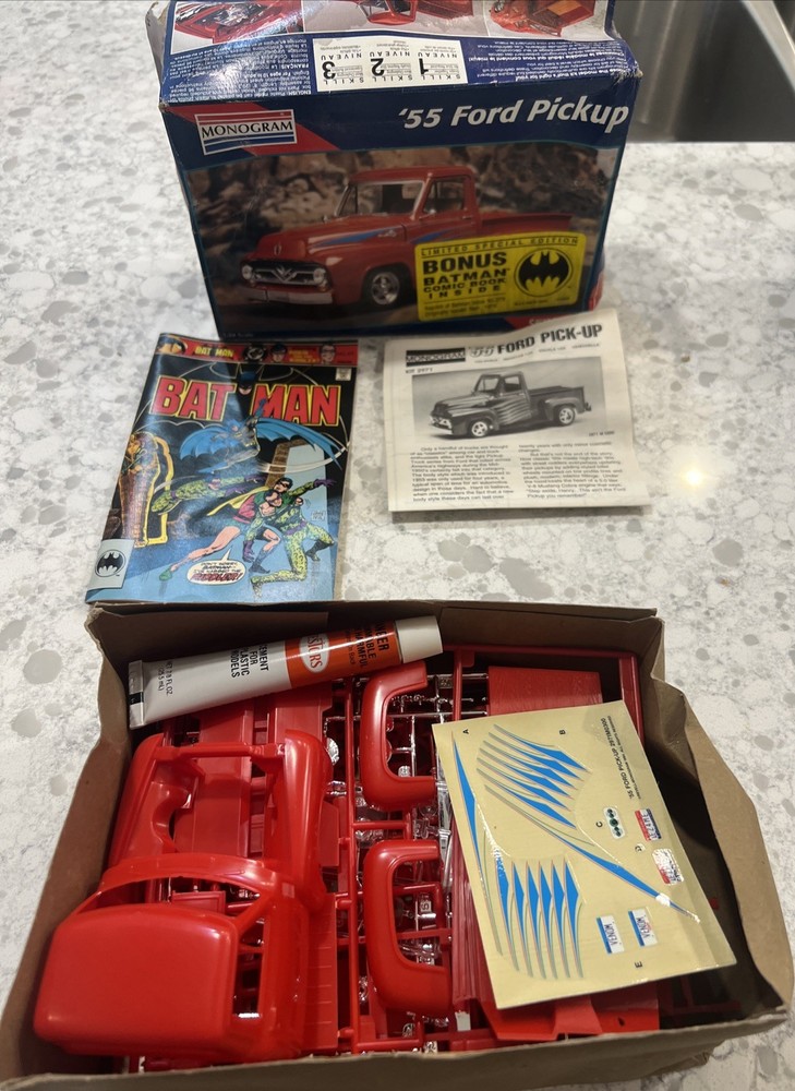 Revell ’95 Monogram’55 Ford Pickup 1:24 Hot Rod NEW Model Kit Bonus Batman Comic