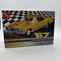 AMT 1/25 1967 Chevy Chevelle Pro Street Car Plastic Model Car Kit
