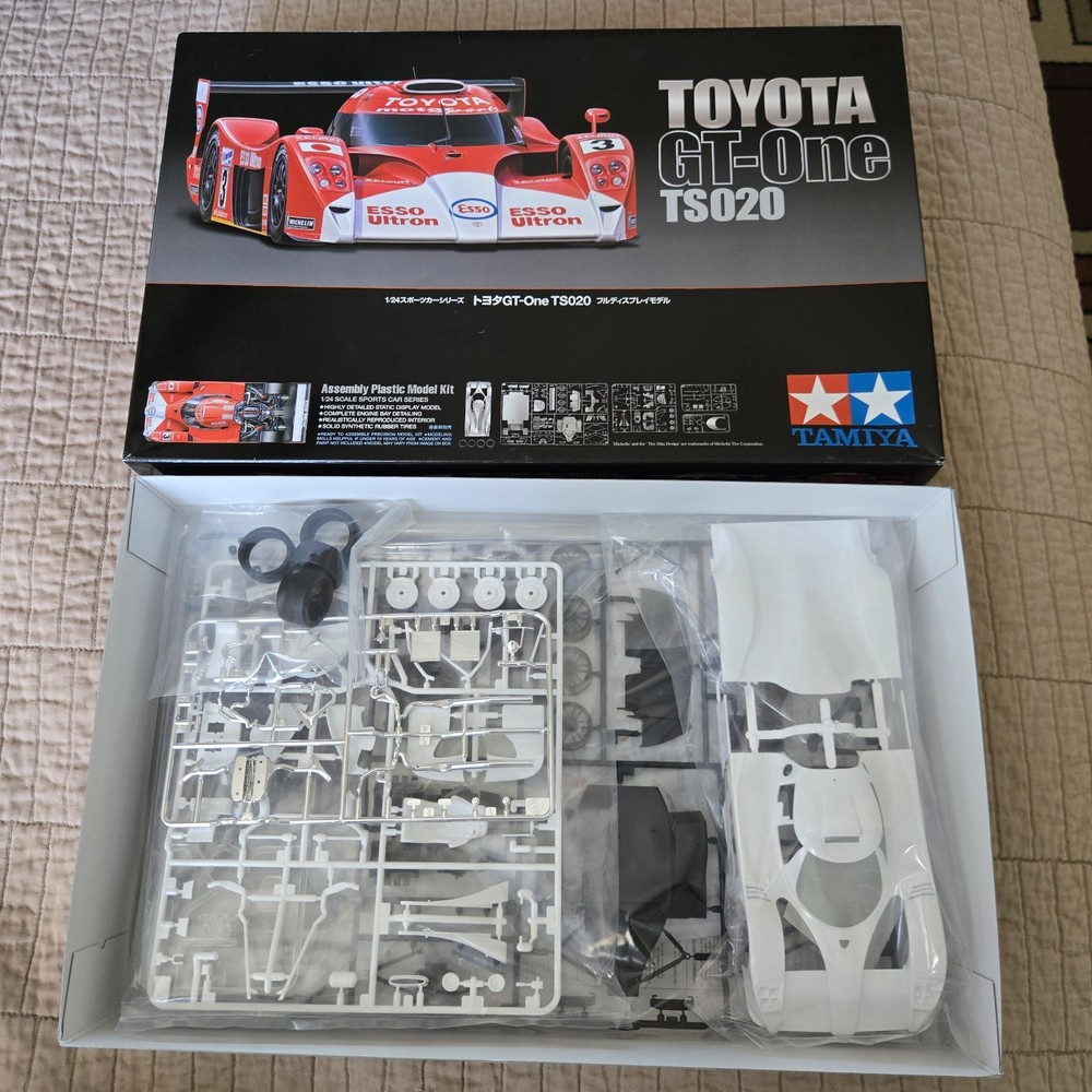 Complete Unused Tamiya 1/24 TOYOTA GT-One TS020 24222 2300 Model Kit 2000