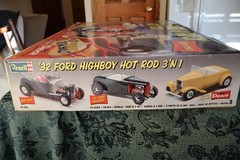 REVELL 32 FORD HIGHBOY HOT ROD 3 IN 1 SEALED No 85-2616