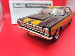 Revell 1967 Plymouth Belvedere GTX Hemi 1/25 Model Kit Street Machine Built