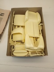 Vintage IMC 1948 Ford Convertible 105-200 Model Car Kit