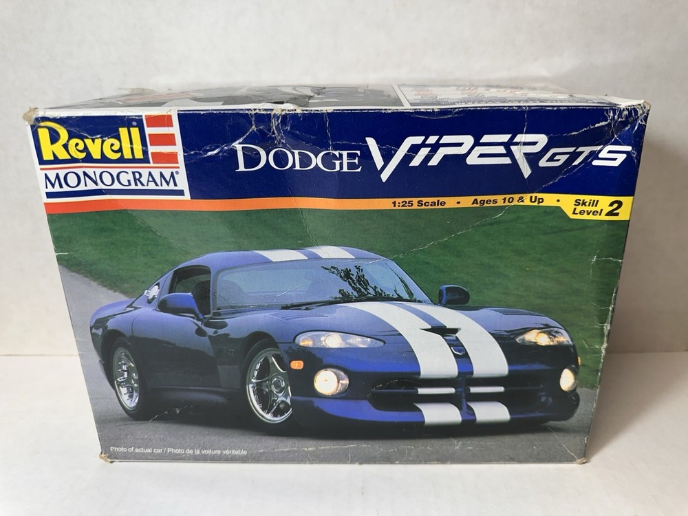 Revell Dodge Viper GTS 1:25 Model Kit #85-6359 1998 (Complete / Unbuilt)
