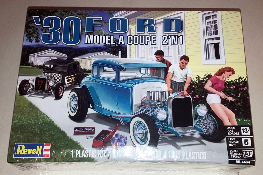 Revell DENTED BOX 1930 Ford Model A Coupe 2in1 1:25 scale model car kit 4464