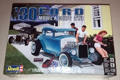 Revell DENTED BOX 1930 Ford Model A Coupe 2in1 1:25 scale model car kit 4464
