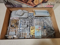Dragon 1/35 Scale U.S. M4A1 DV Tank Model Kit #6618 COMPLETE IN BOX!!