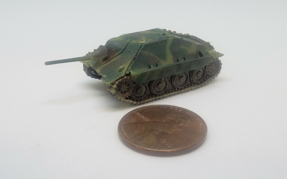 Takara 1/144 World Tank Museum 2. German Hetzer Tank. In camouflage. (#33)