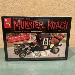 The Munsters Koach Dragula AMT Model Kit Retro Deluxe Edition Sealed New