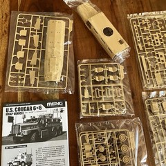 Meng SS-005 1:35th scale U.S. Cougar 6×6 MRAP Vehicle NIB