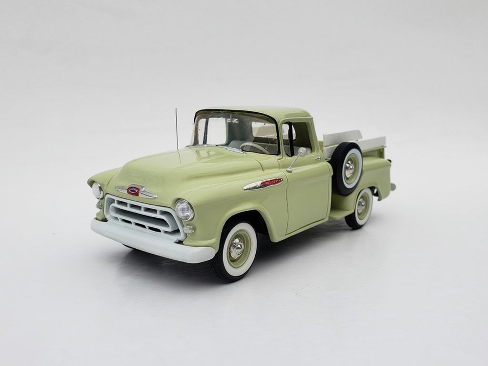 1957 Chevrolet 3100 Pickup Truck – Pro Built Vintage AAM Resin – 1/25